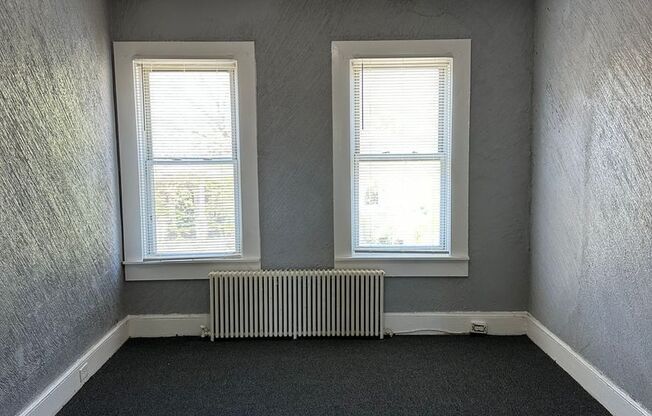 3 beds, 1 bath, $1,325