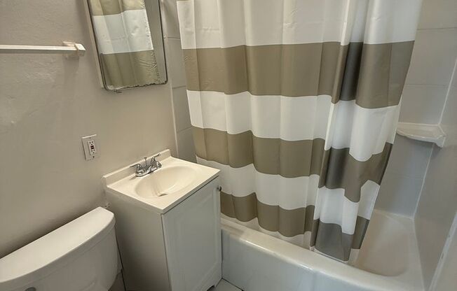 Studio, 1 bath, 400 sqft, $895, Unit #412
