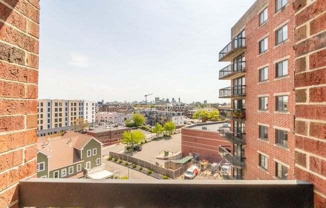 2 beds, 1.5 baths, 800 sqft, $3,250, Unit 516