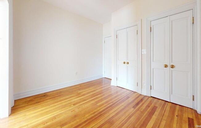 3 beds, 1 bath, $3,800, Unit 2