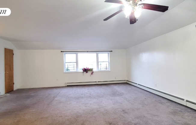 3 beds, 1 bath, $3,499, Unit B