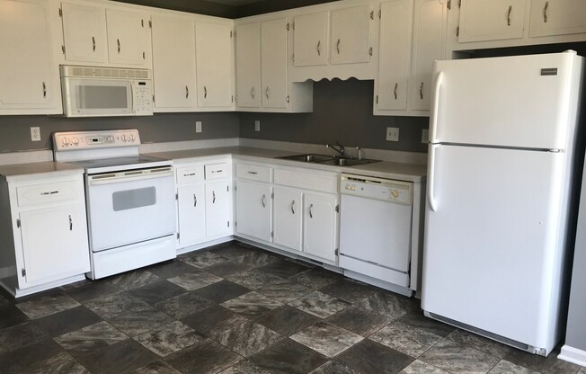 3 Bedroom Pet Friendly Home For Rent!
