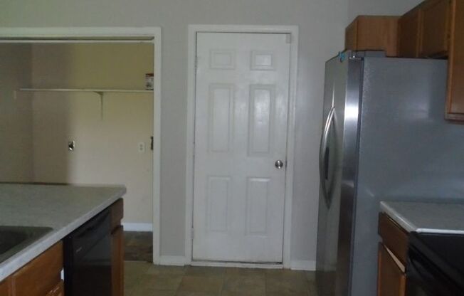 3 beds, 2 baths, $1,500