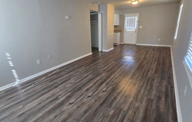 1 bed, 1 bath, 800 sqft, $800, Unit 08