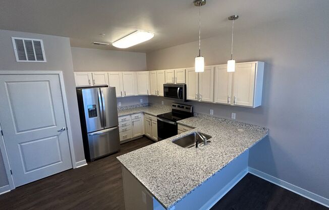 1 bed, 1 bath, 570 sqft, $1,149, Unit 106