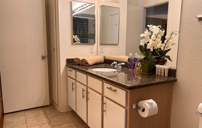 2 beds, 2 baths, $2,100, Unit # 2158