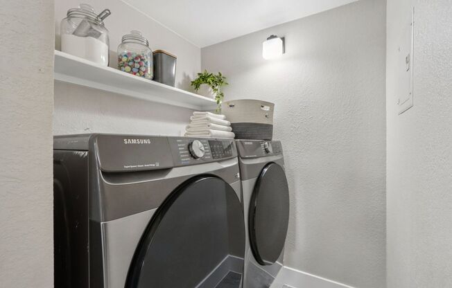 2 beds, 1.5 baths, 856 sqft, $1,764, Unit 1009