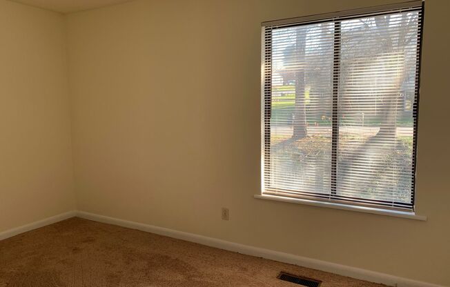 Tenbury Square Townhomes Off Old Forest Road