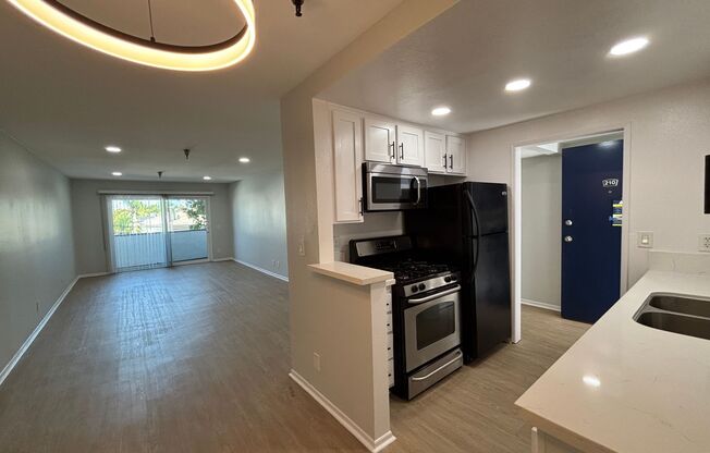 1 bed, 1 bath, 695 sqft, $2,148, Unit 210