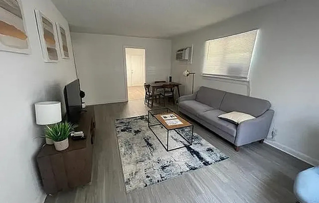 1608 and 1610 Green Street- Red Fox