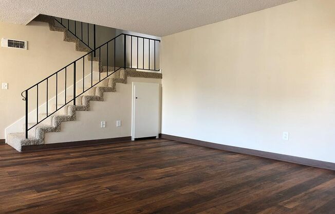 3 beds, 1.5 baths, 1,325 sqft, $2,625, Unit H04