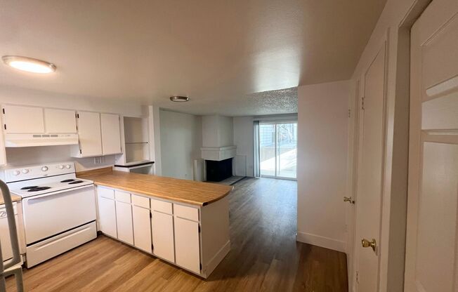 2 beds, 1 bath, 780 sqft, $1,195, Unit 38