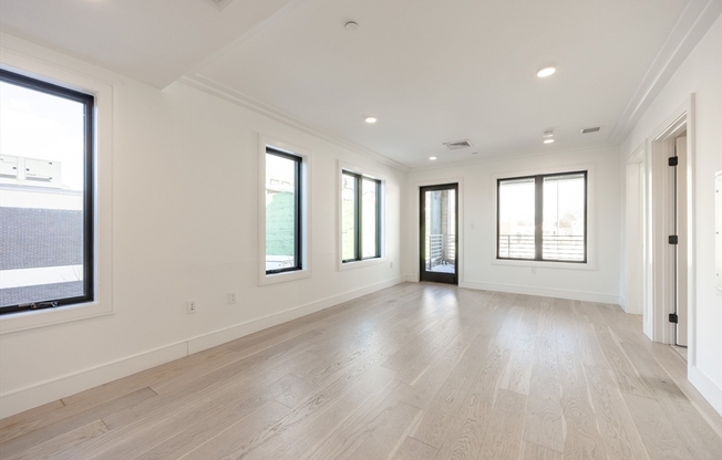 1 bed, 1 bath, 688 sqft, $2,950, Unit 209