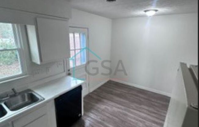 2 beds, 1.5 baths, 975 sqft, $950, Unit Cliffwood Terrace-4302-4A