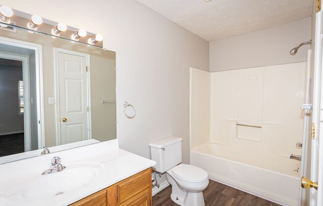 2 beds, 1 bath, 858 sqft, $1,096, Unit K6