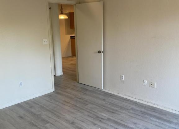 1 bed, 1 bath, 729 sqft, $1,545