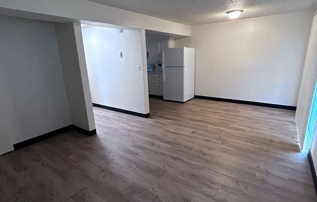 2 beds, 1 bath, 900 sqft, $1,350, Unit 18