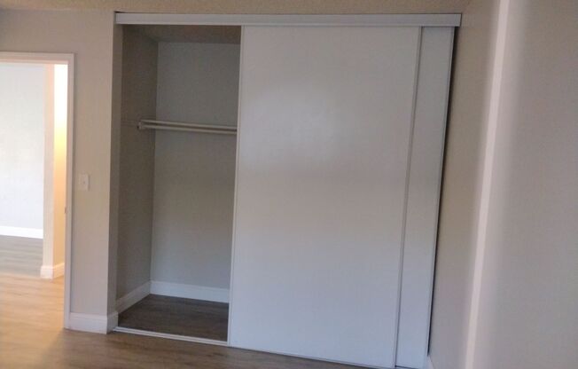 2 beds, 1 bath, 875 sqft, $1,550, Unit 04