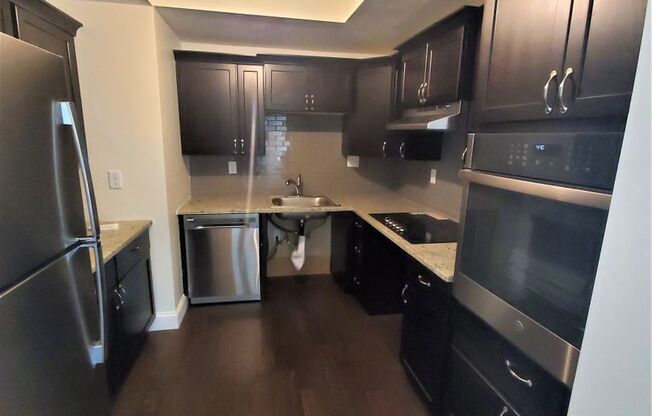 2 beds, 1 bath, 817 sqft, $2,150, Unit 104