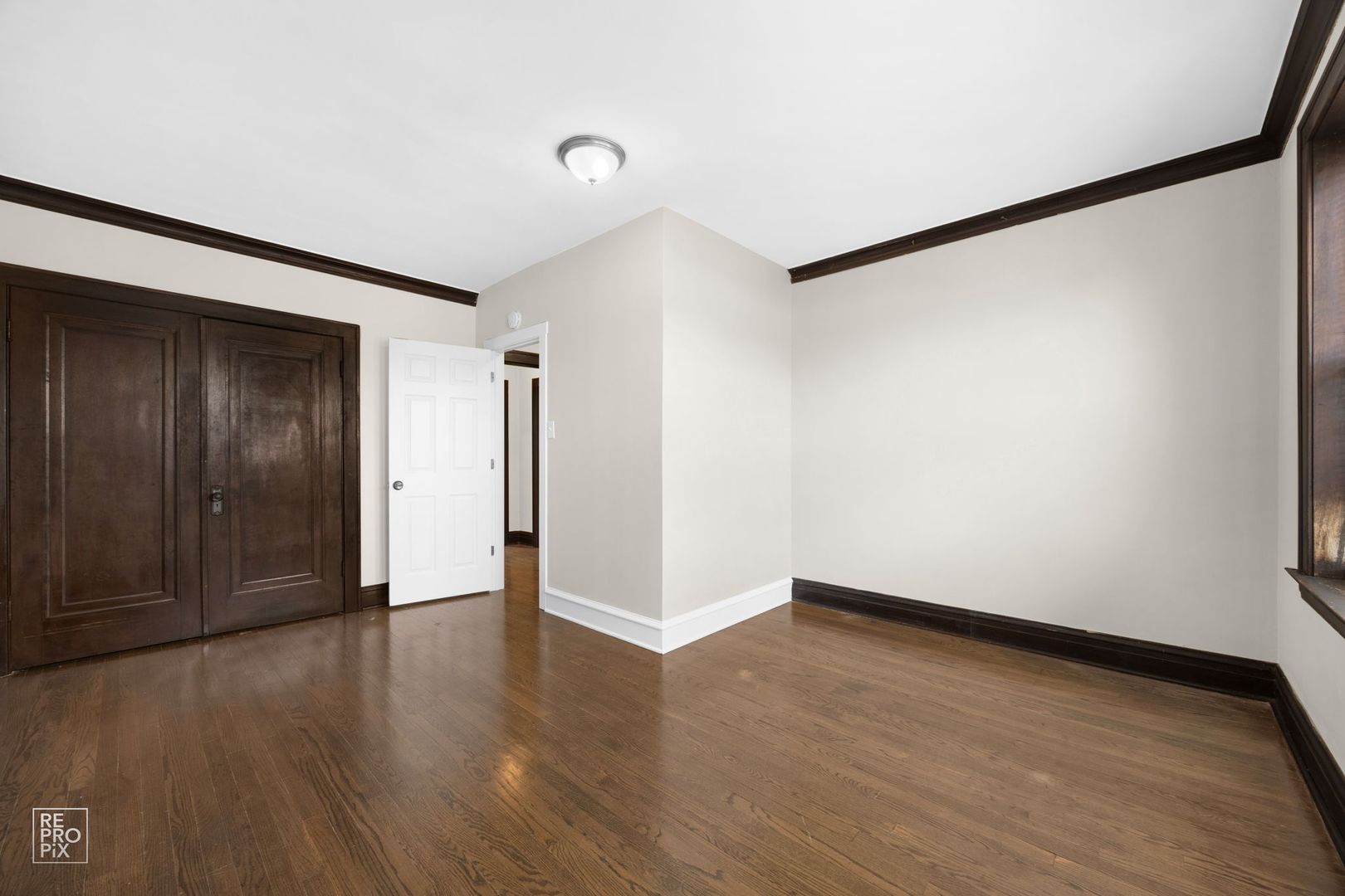 1900 S 51 AVE