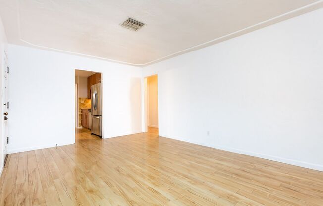 Charming Home Plus Detached Studio in Oak Park