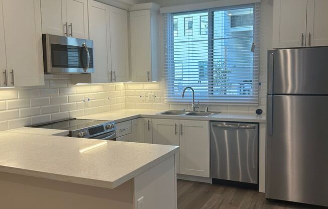 2 beds, 2.5 baths, 1,140 sqft, $4,000, Unit 120