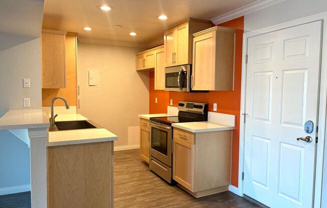 1 bed, 1 bath, 736 sqft, $2,245, Unit B057