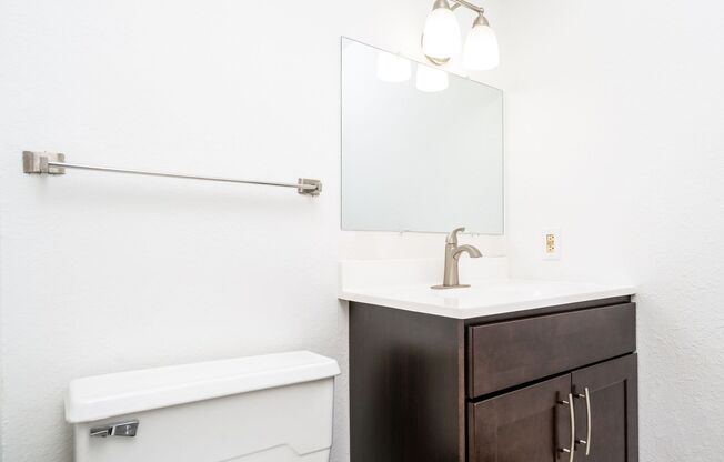 2 beds, 1.5 baths, 893 sqft, $1,395, Unit 202