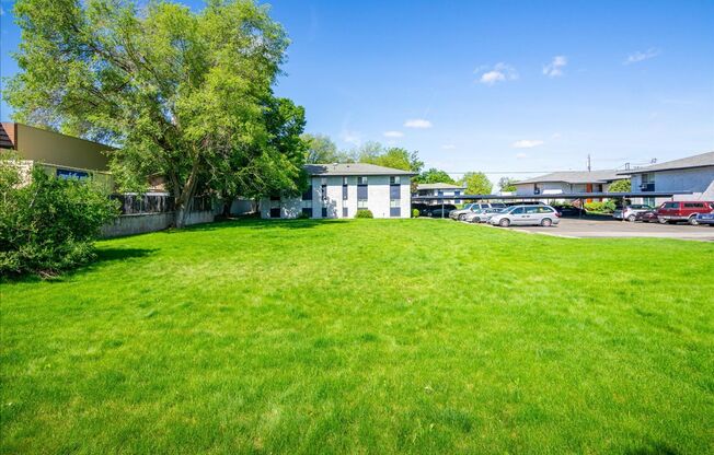 2 beds, 1 bath, 760 sqft, $1,100, Unit 31