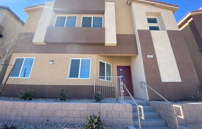 AMAZING GATED 3 BED 2.5 BATH 2 CAR GARAGE !