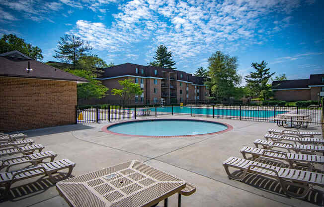 Oakton Park Apartments Kiddie Pool Area 07