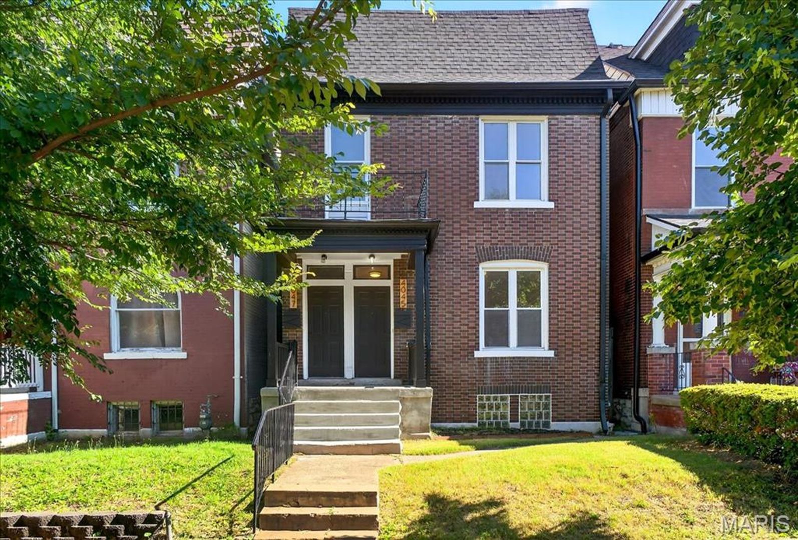 Russell Blvd -4045