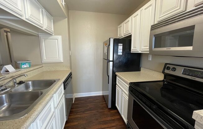 2 beds, 2 baths, 917 sqft, $1,495, Unit #306