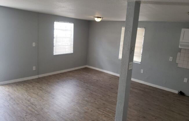 816 E. Baker St