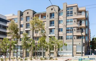 Downtown/Civic Center: Condo near Hayes Valley w/ Private Patio, Google Fiber & Garage Parking