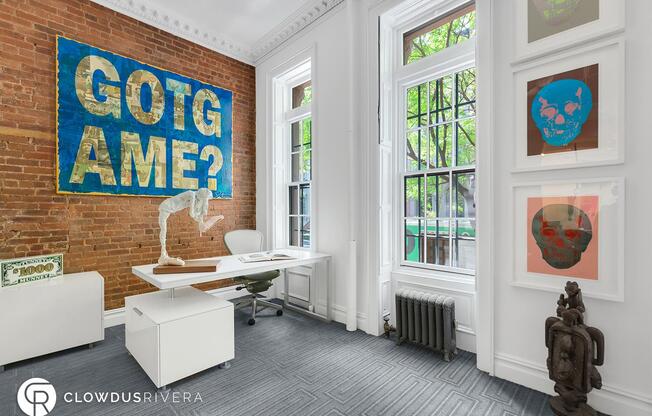 161 W 73 ST