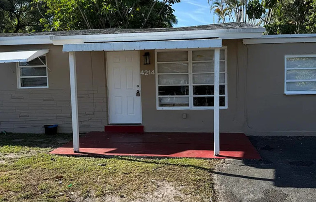 4214 SW 49 CT