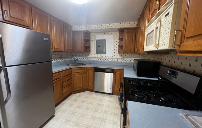 3 beds, 1.5 baths, $2,000