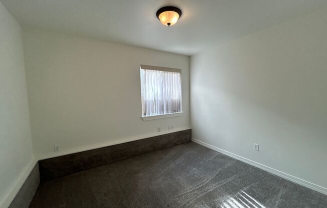 4 beds, 3 baths, $1,850, Unit Russell 275-628