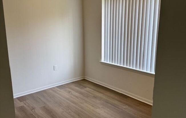 1 bed, 1 bath, 715 sqft, $1,600, Unit 00 - K- 2