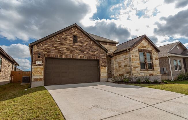 Luxurious Newer Construction 3-Bedroom Home in Pflugerville! Available mid-June!