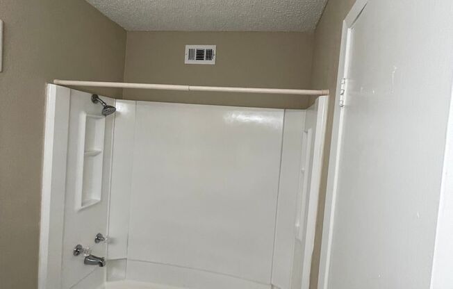 2 beds, 2 baths, 900 sqft, $1,200, Unit 510