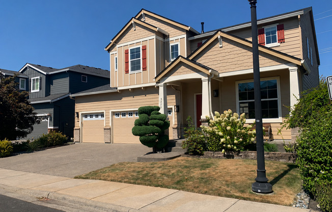 Beautiful 4 Bedroom| 2.5 Bathroom| + Office/Den!| In North Bethany's Bethany Lake Estates Community | *Excellent Location*