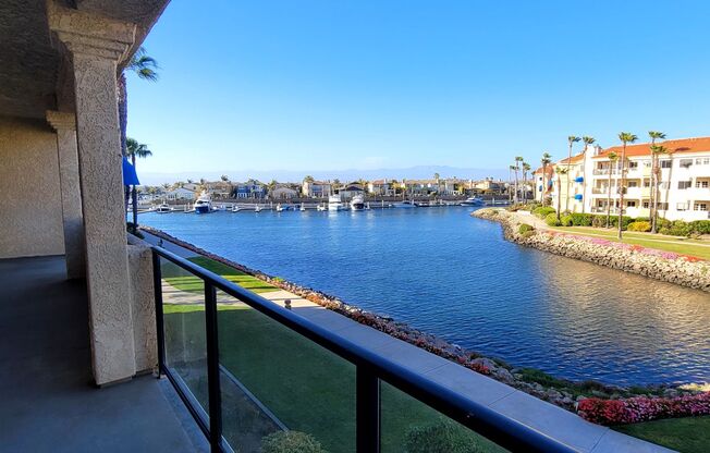 GATED Harbour Island Community 2+2 Condo