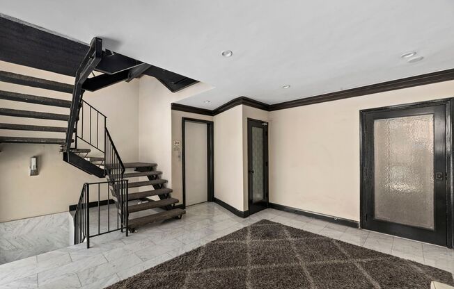 212 S Arnaz Dr