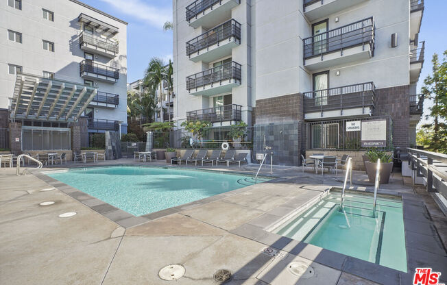 2 beds, 2 baths, 1,290 sqft, $3,700, Unit 439