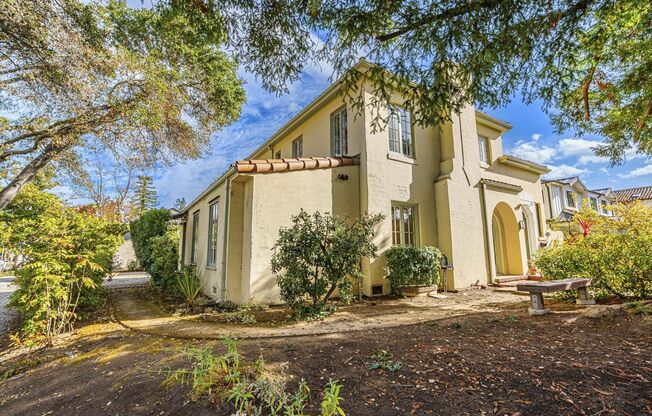 Welcome to this stunning 4 bedroom, 3 bathroom home in the desirable Palo Alto, CA.