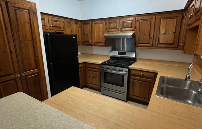 2 beds, 2.5 baths, $1,700