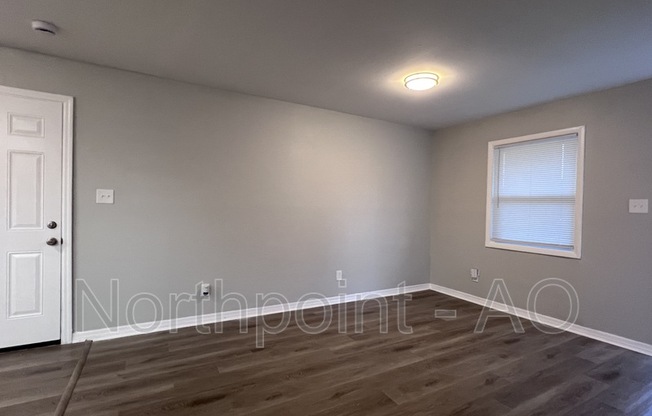 3 beds, 1 bath, 1,400 sqft, $1,660