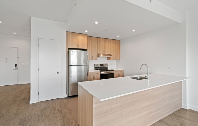 2 beds, 2 baths, $6,100, Unit 528